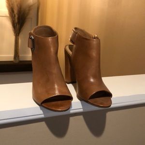 ALDO leather sandals - excellent condition!